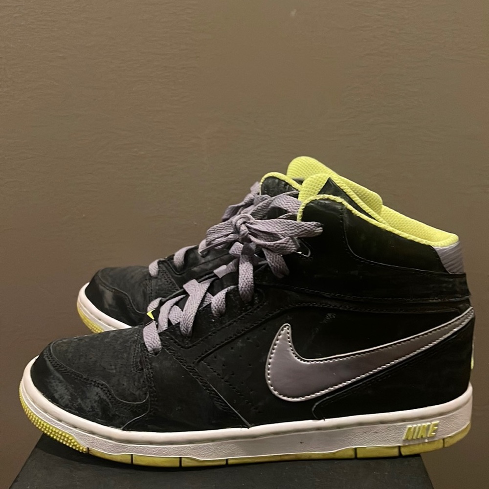 Women’s Nike Prestige 4 High Premium Black Neon Sz.8